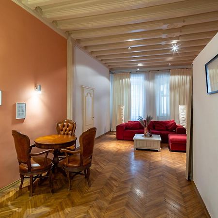 Romari Площа Ринок 28 Apartment Lviv Exterior photo