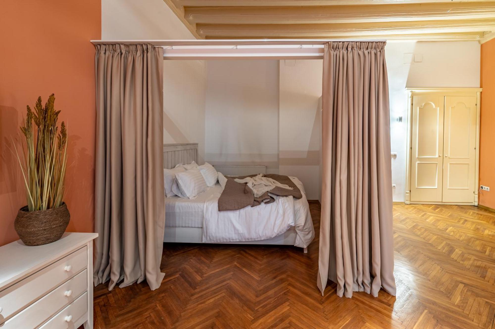Romari Площа Ринок 28 Apartment Lviv Exterior photo